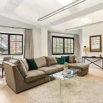 Renovated Warehouse Conversion In Heart Of Sydney