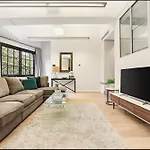 Renovated Warehouse Conversion In Heart Of Sydney