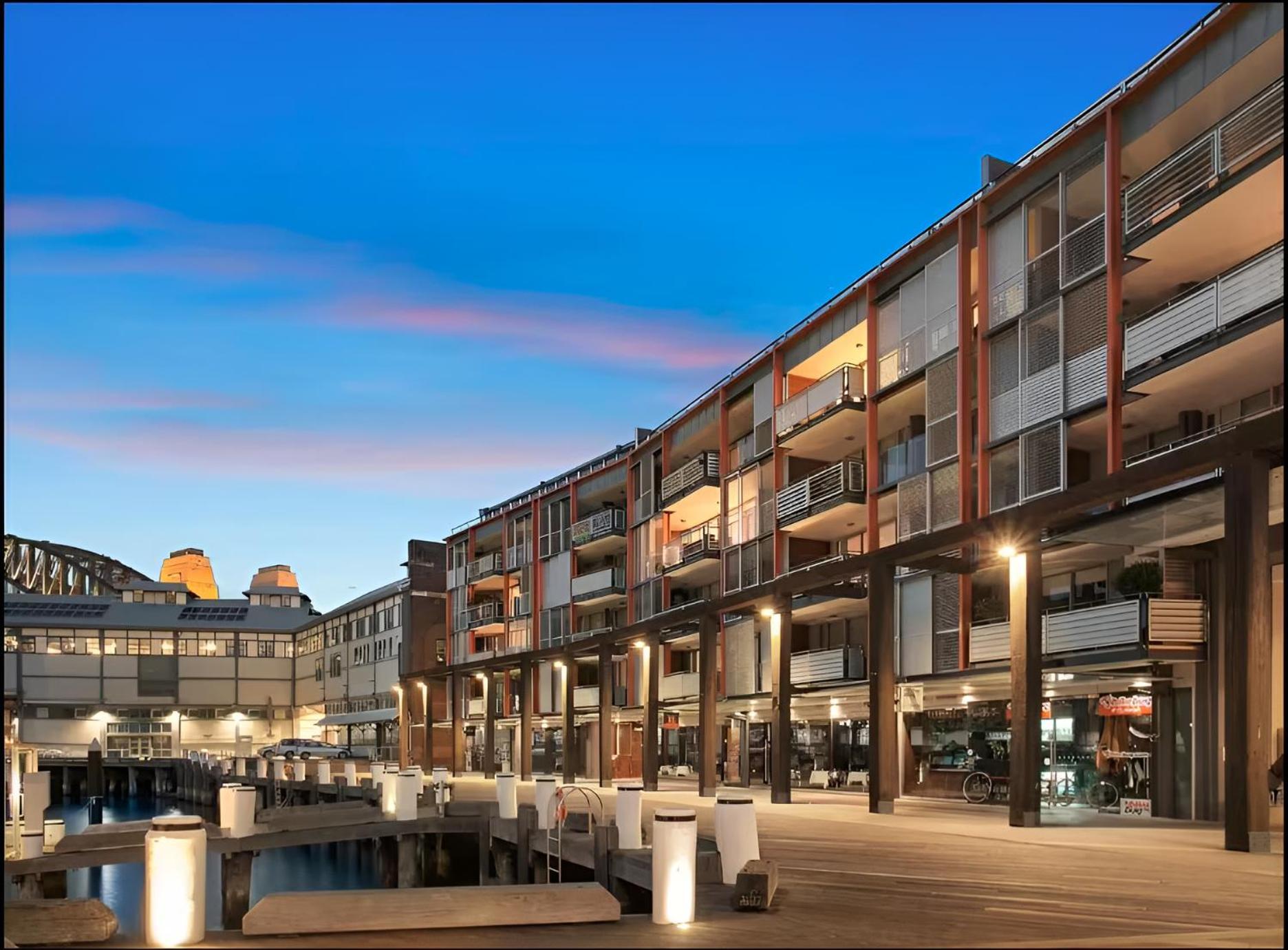 Apartment Renovated Warehouse Conversion In Heart Of