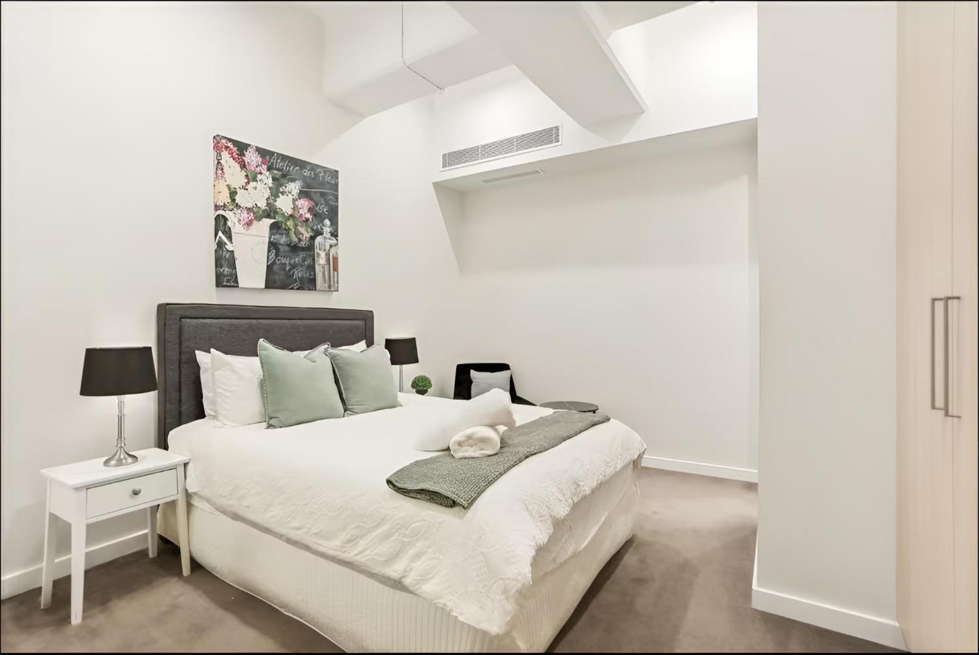Apartment Renovated Warehouse Conversion In Heart Of *